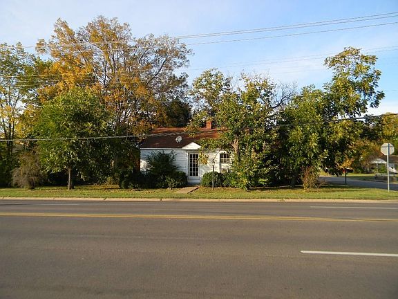 2nd image of 129 E Parkway Dr