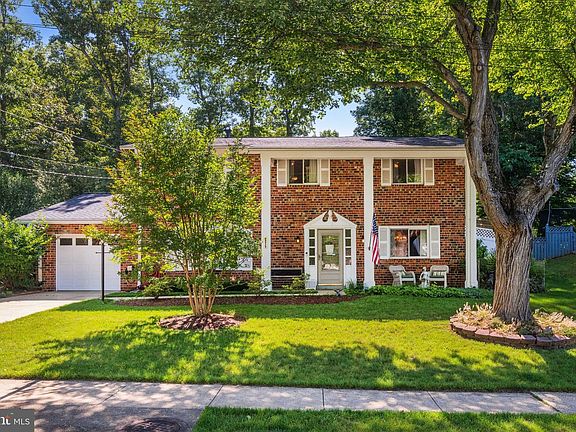 4th image of 6813 Landor Ln