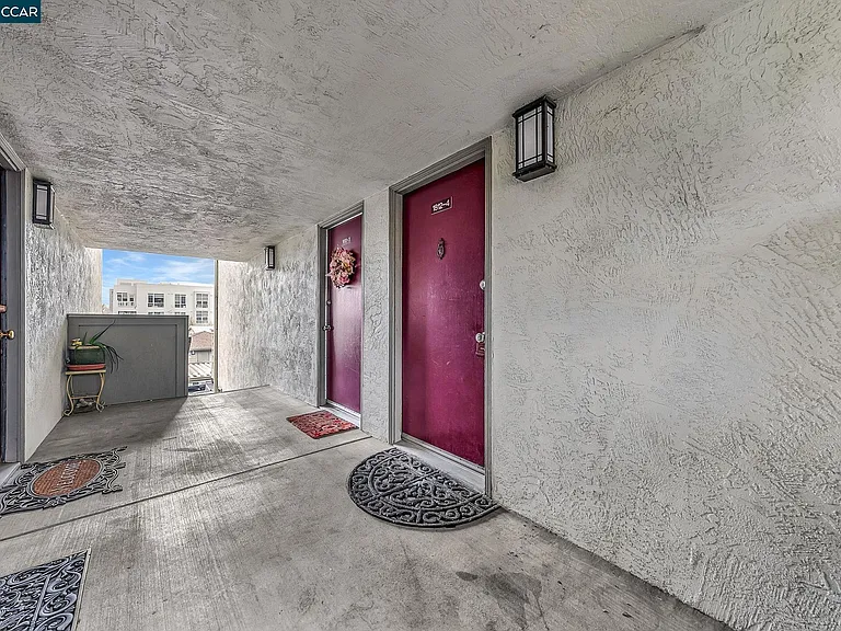 1812 Cole Ave #4 — Photo 4