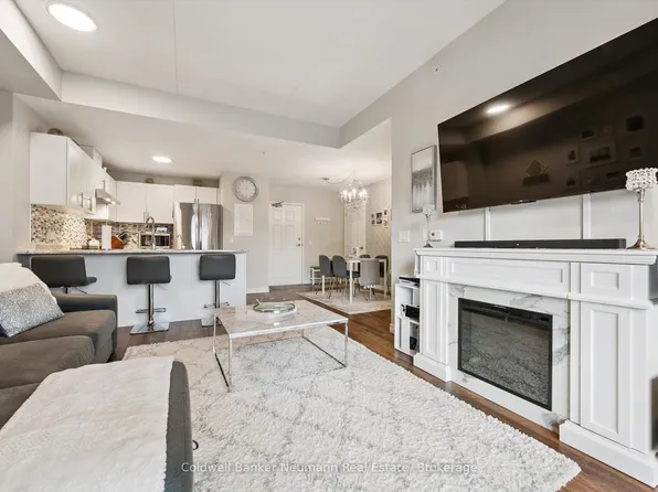 7 Kay Cres #106, Guelph, ON N1L 0P9