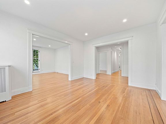 3rd image of 3 Bradford Ter APT 3