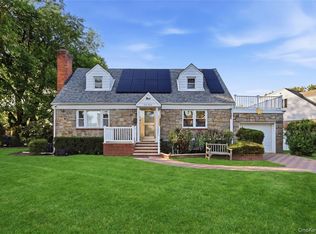 47 Sperry Ct, New Hyde Park, NY 11040