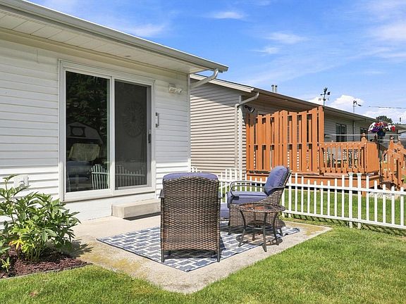 3rd image of 2033 Kellner STREET