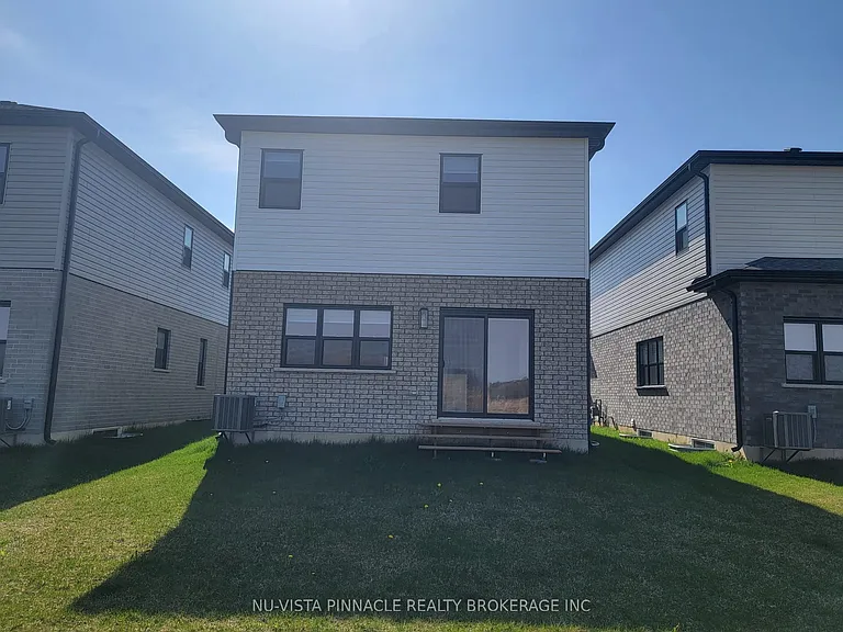 3846 Auckland Ave — Photo 18