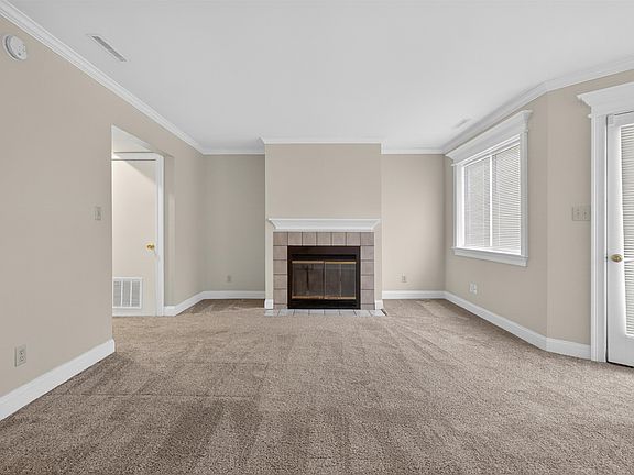 5th image of 17 Derby Dr