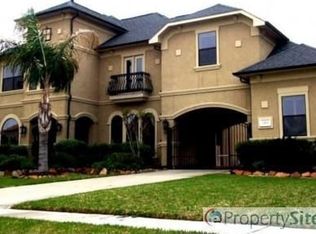 2205 Hollow Shore St, Pearland, TX 77584