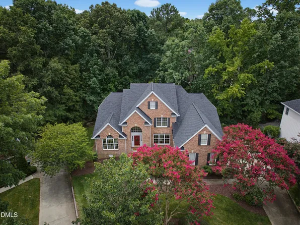 106 Debrock Ct, Cary, NC 27519
