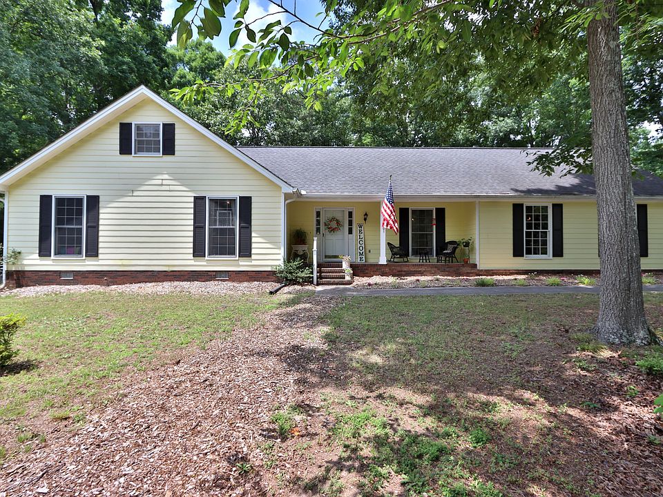 1st image of 2406 Ivy Way