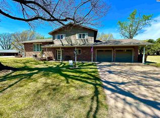 4102 Rowland Rd, Hutchinson, KS 67502