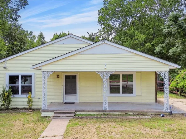 918 Martin Luther King Dr, Huntsville, TX 77320