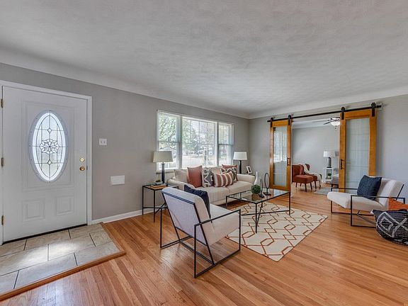 2nd image of 423 Walworth Dr