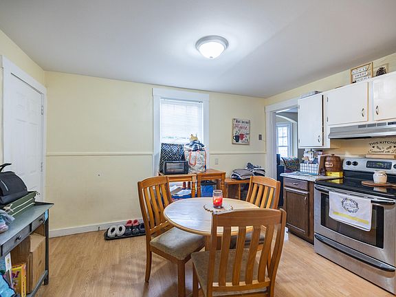 4th image of 19 Granite Street
