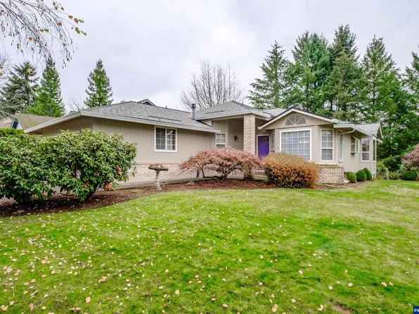 2495 SW Oakwood Dr, Dallas, OR 97338