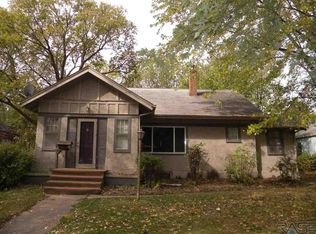 307 N West Ave, Madison, SD 57042