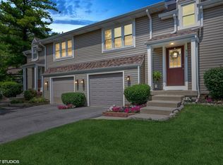 513 Hunters Way, Fox River Grove, IL 60021