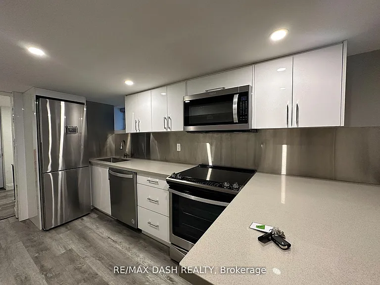 725 Palmerston Ave W #BASEMENT — Photo 12