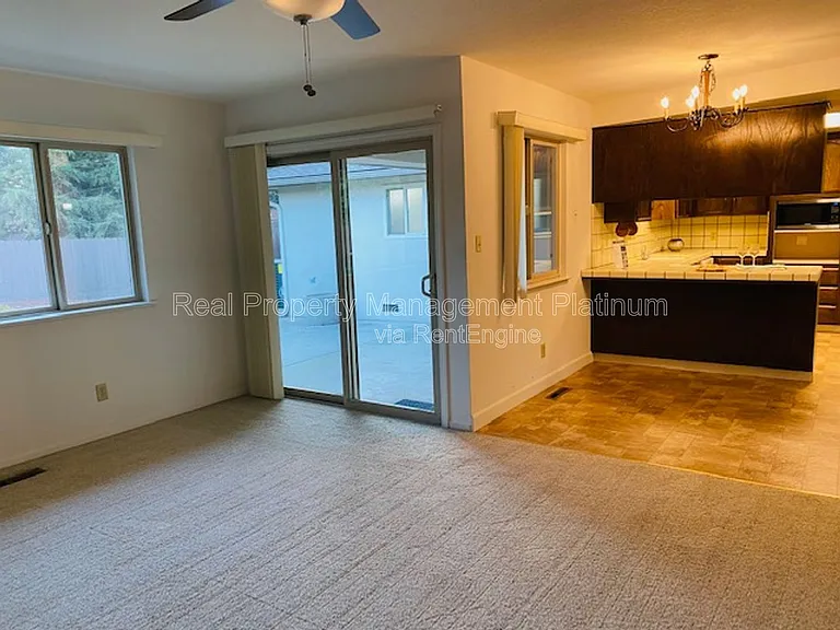 1055 W Fremont Ave — Photo 13