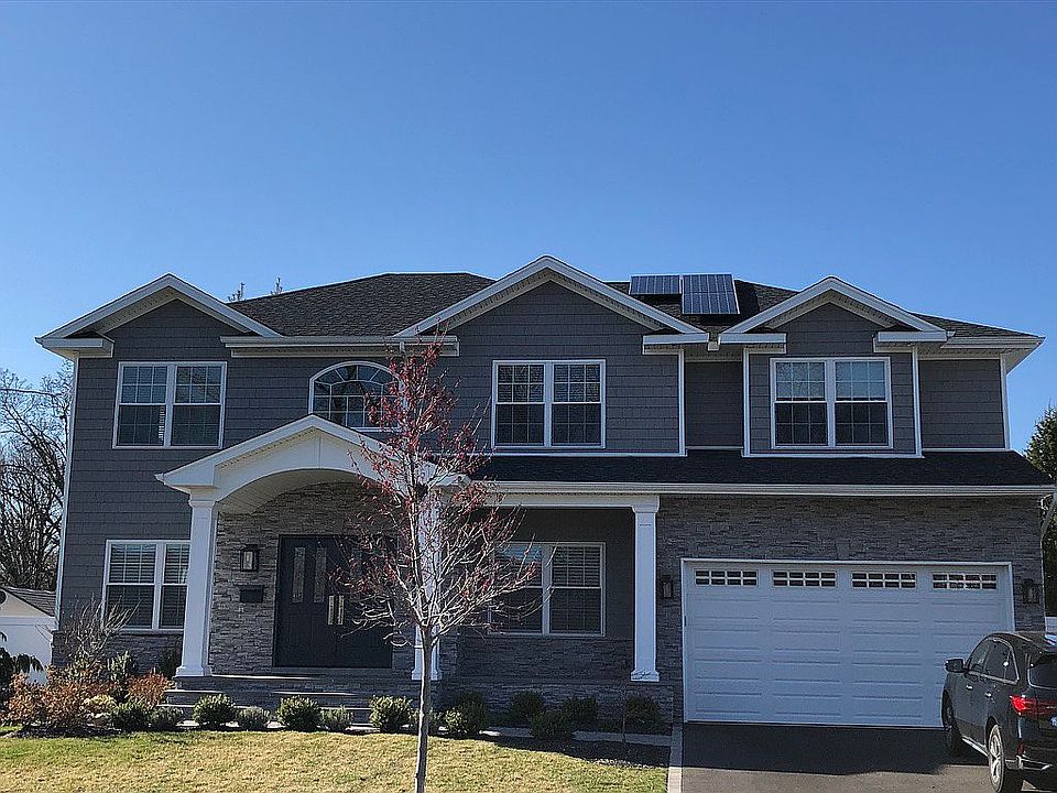 2nd image of 27 Cedar Dr E