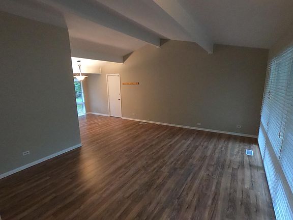 4th image of 3279 Krenn Ave