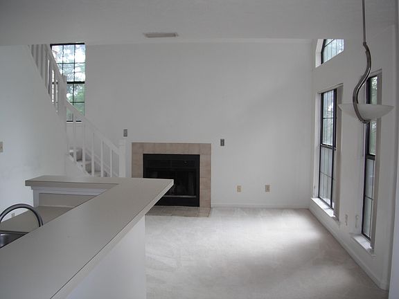 4th image of 746 Rock Crest Ct