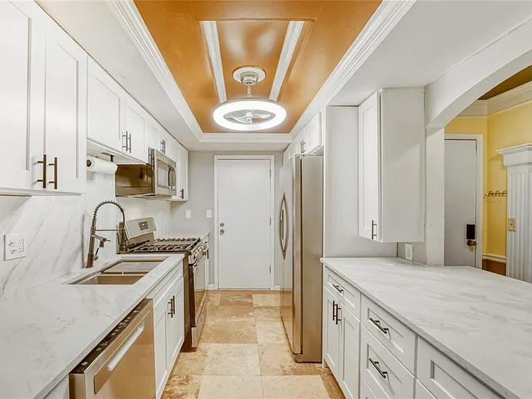 6851 Roswell Rd #M13 — Photo 12