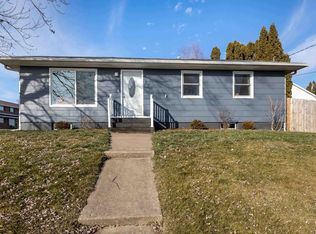 1610 Bies Dr, Dubuque, IA 52002