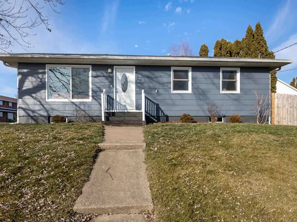 1610 Bies Dr, Dubuque, IA 52002