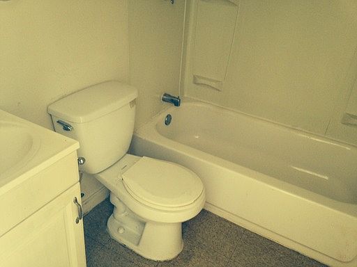 5th image of 401 E Brookland Park Blvd APT B