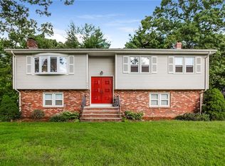 337 Sowams Rd, Barrington, RI 02806