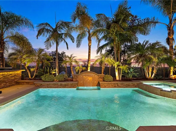 8 Ranunculus St, Mission Viejo, CA 92694