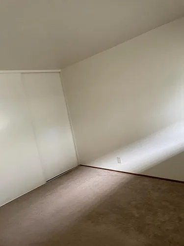 210 Flanders Ct Photo 1