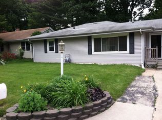 715 Dover Pl, Champaign, IL 61820