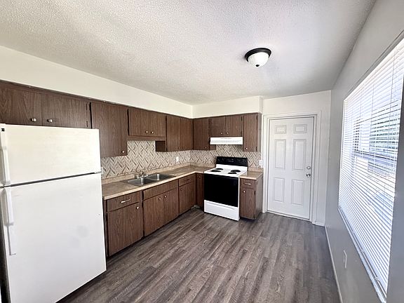 5th image of 4906 18th St W