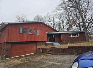 1203 Clubhouse Rd, Marion, IL 62959