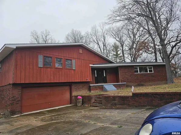 1203 Clubhouse Rd, Marion, IL 62959