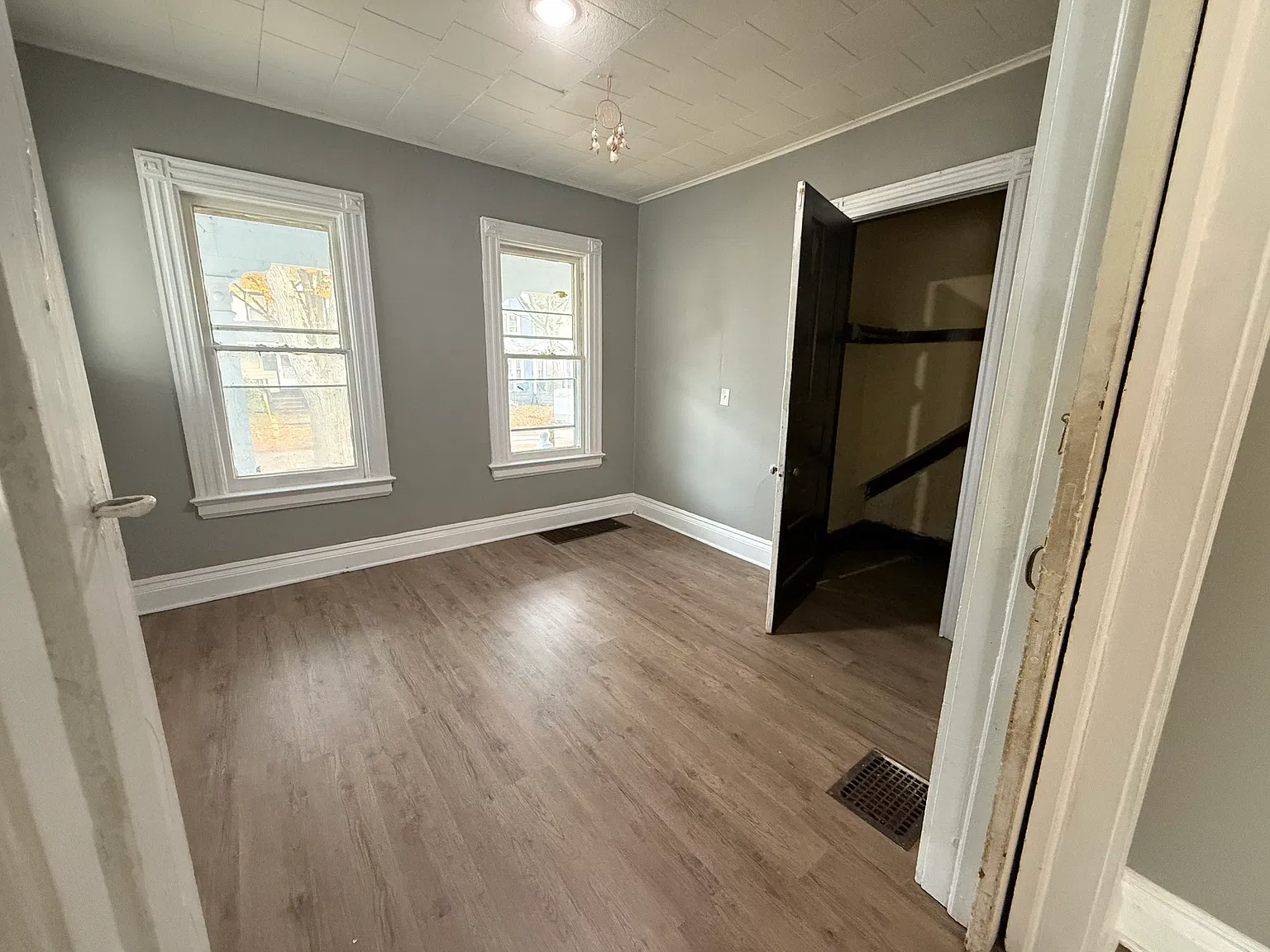 279 Garson Ave — Photo 2
