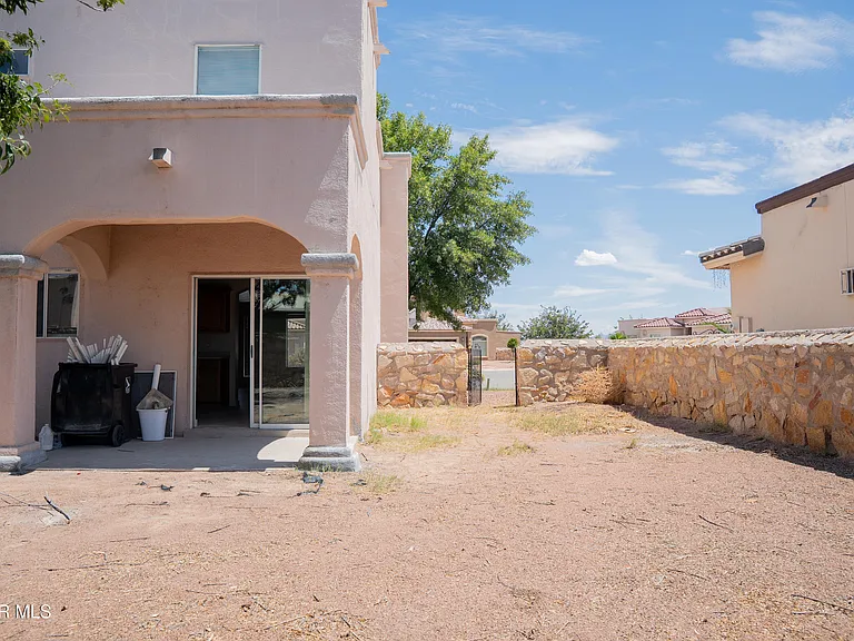 804 Bonnie Ct — Photo 43