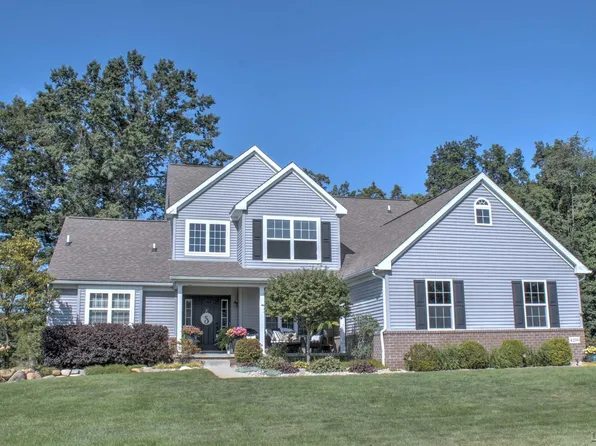 4216 McKenna Dr, Adrian, MI 49221