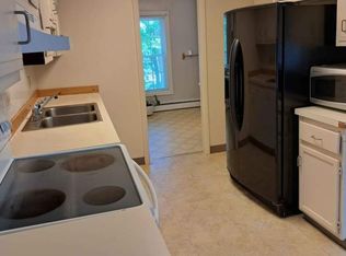 93 3rd St #22, Auburn, ME 04210