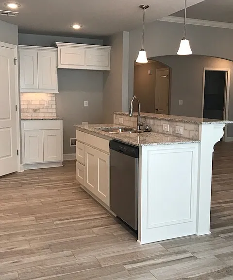 2211 Hunter Dr — Photo 5