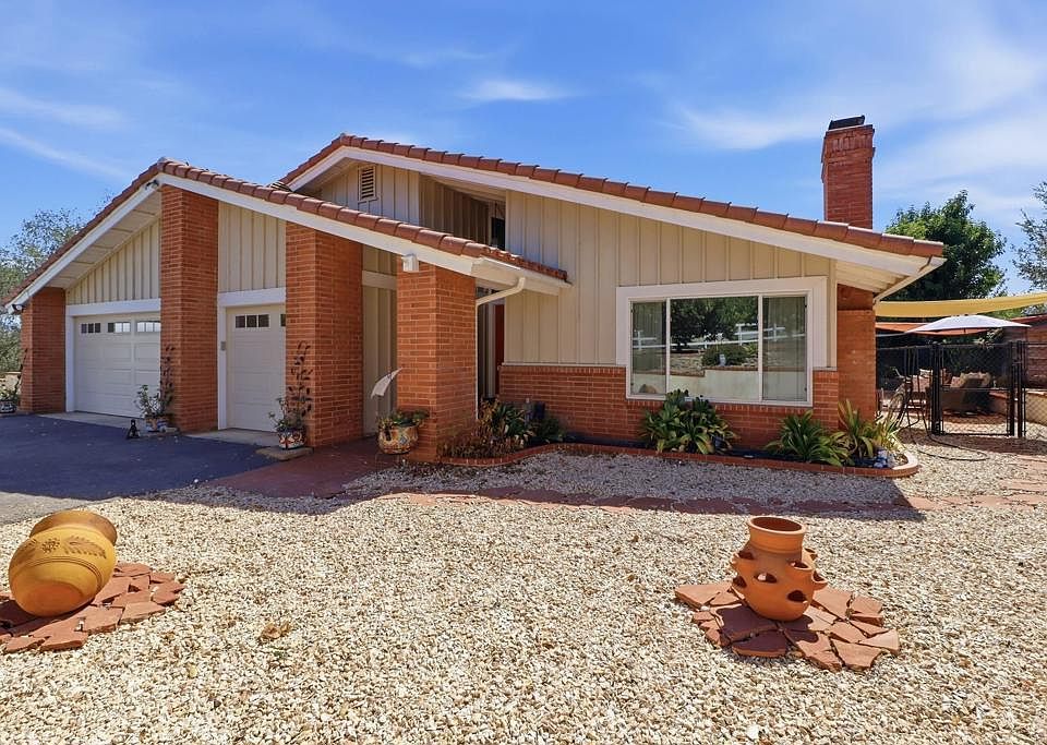 1st image of 338 Vista Del Indio