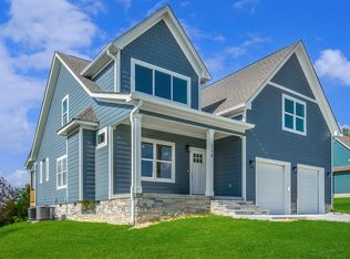 228 Cascade Dr, Rossville, GA 30741