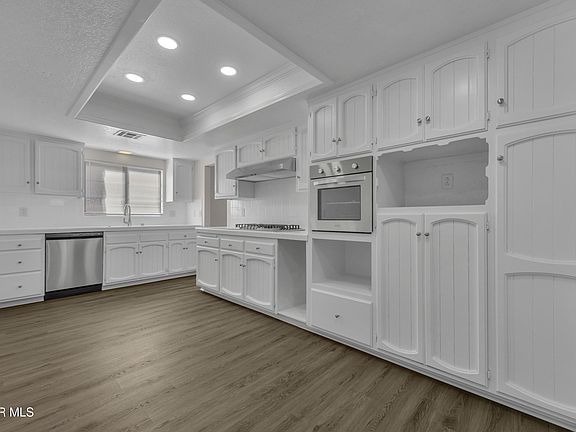 4th image of 42865 Normandy Ln