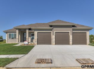 7809 N 167th St, Bennington, NE 68007