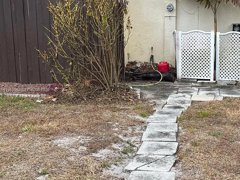 2963 Genoa Pl #B — Photo 15
