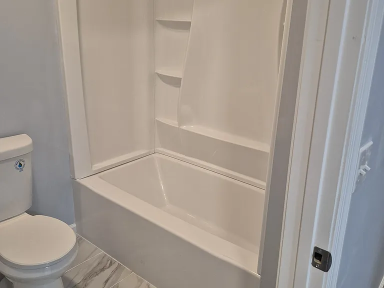 111 E Elm St #A — Photo 2