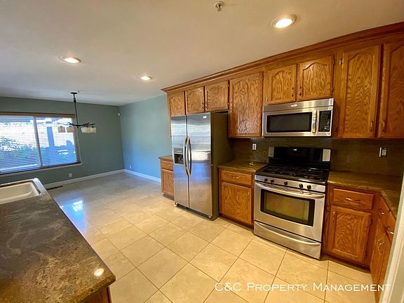 4th image of 17145 Rosemary Cir