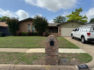 710 Cavendish Dr, Arlington, TX 76014