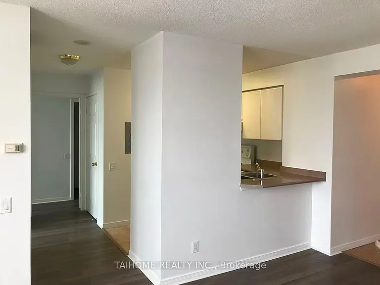 8 Hillcrest Ave #811 — Photo 14