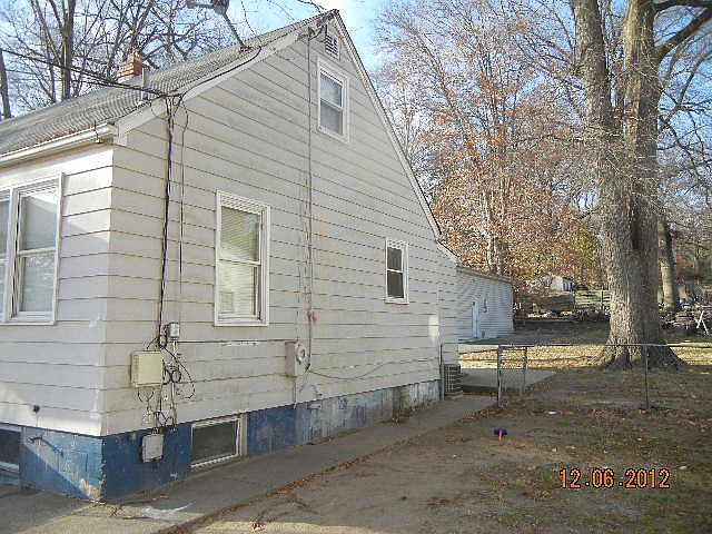 2nd image of 10602 Worcester Ave